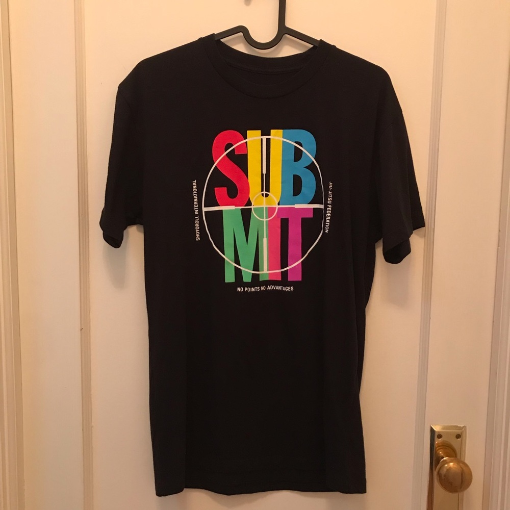 Shoyoroll Tshirt size Small